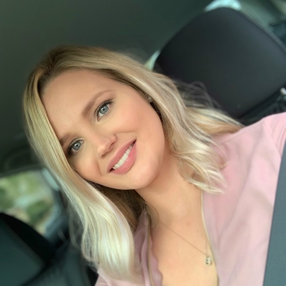 Meet your Posher, Ashley - Picture 1 of 1